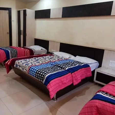 Sharan Hotel Shirdi Ngoại thất bức ảnh