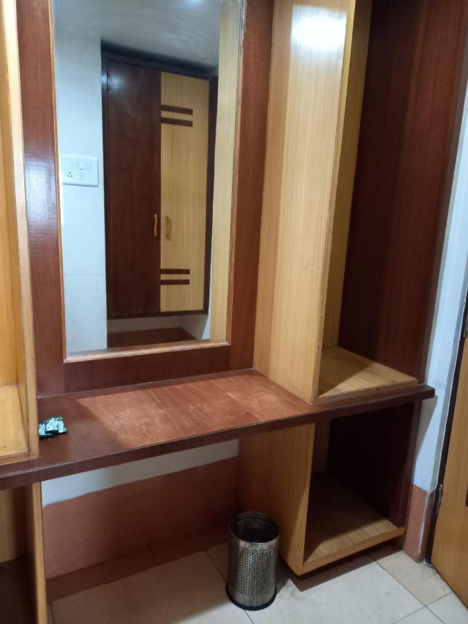 Sharan Hotel Shirdi Ngoại thất bức ảnh